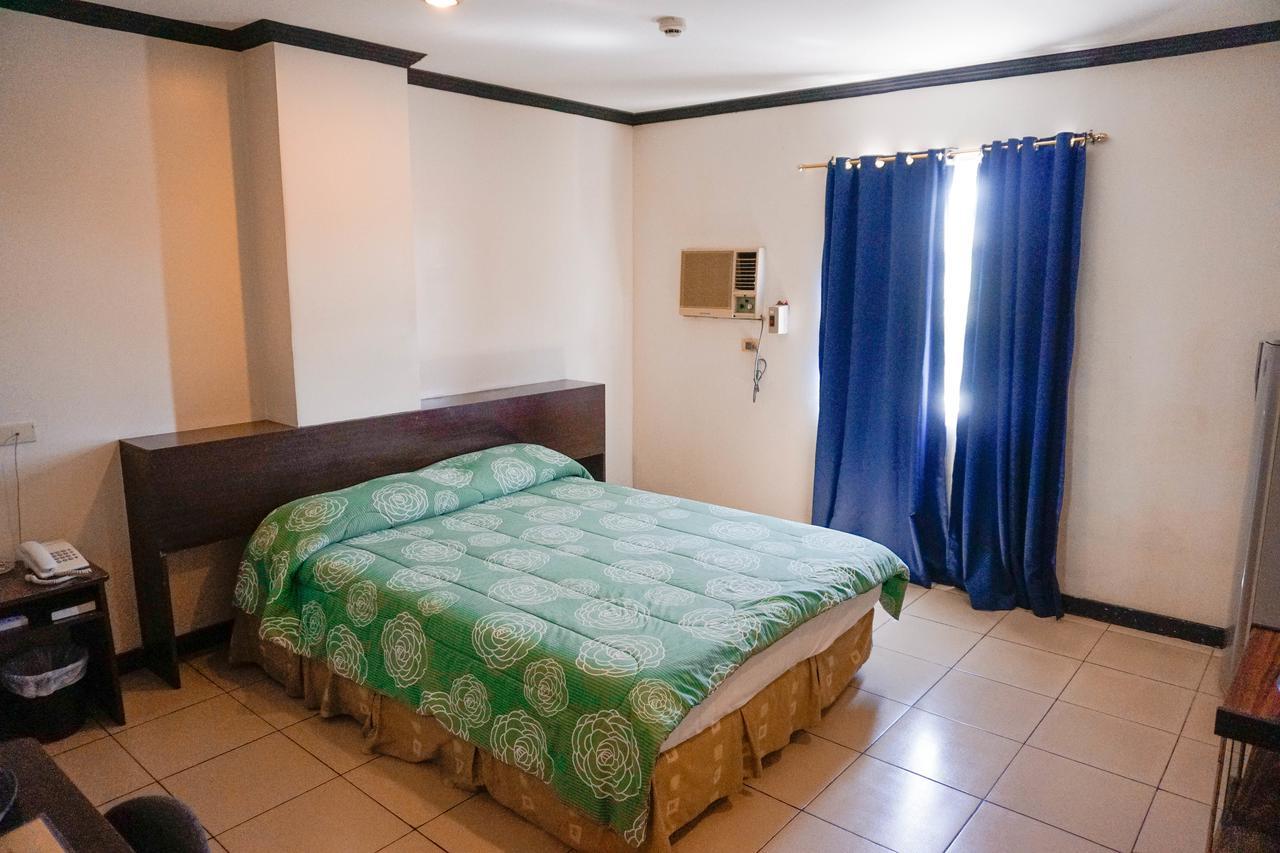 Crowne Garden Hotel Cebu Extérieur photo