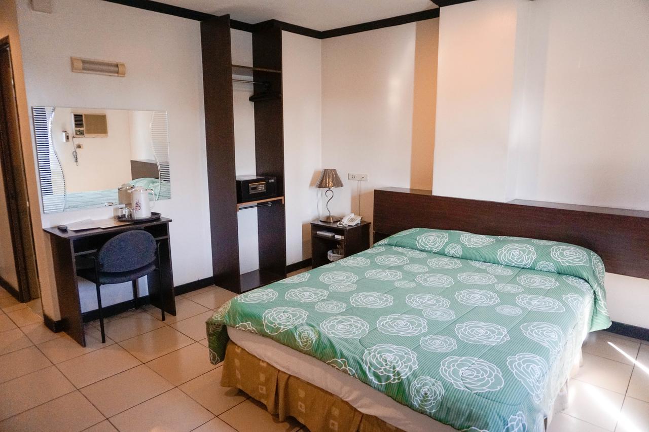 Crowne Garden Hotel Cebu Extérieur photo