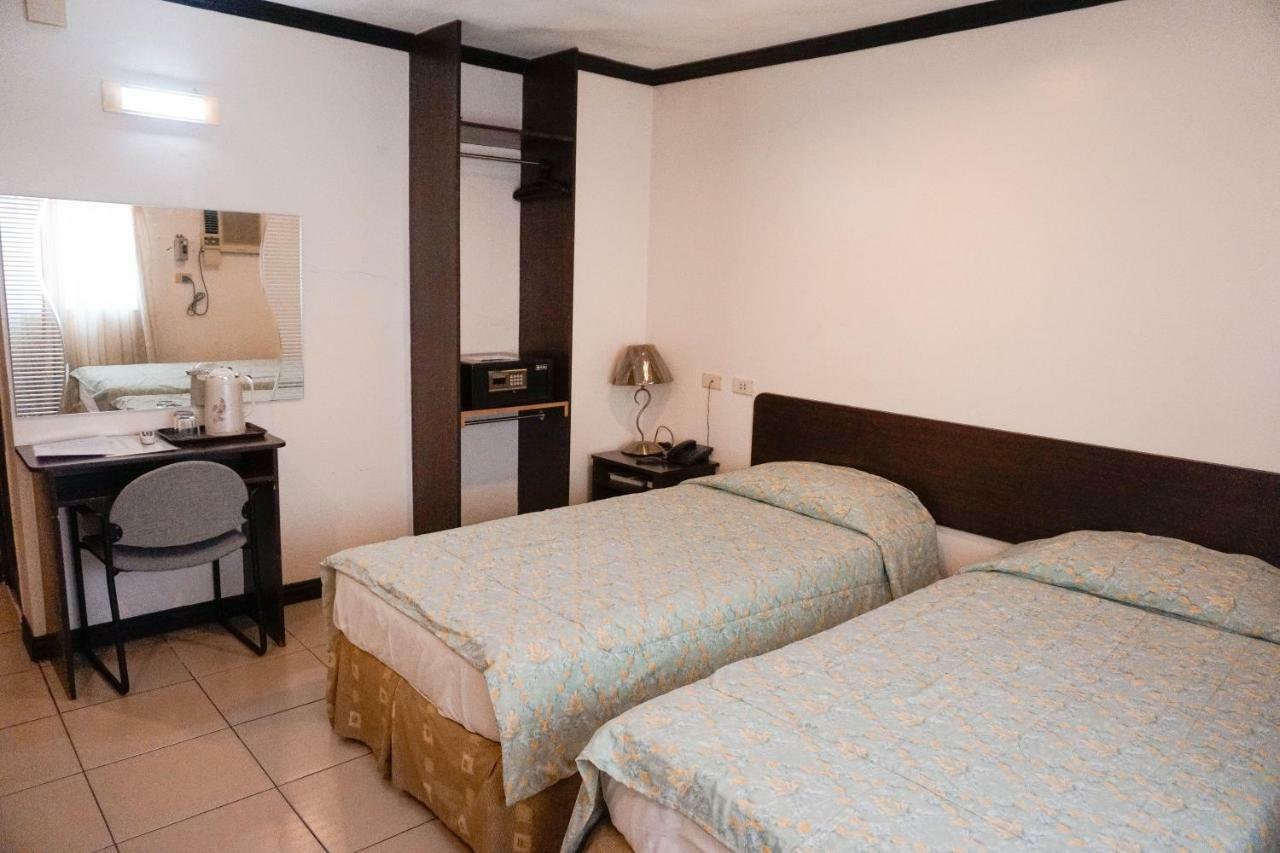 Crowne Garden Hotel Cebu Extérieur photo